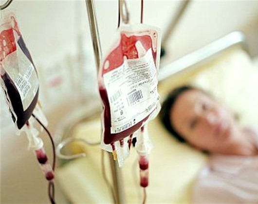 Transfusion sanguine Risques | Techniques chirurgicales et Alternatives 